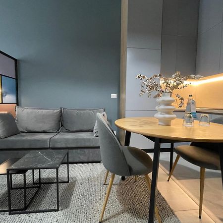Ambassador Skyline Apartments 티라나 외부 사진