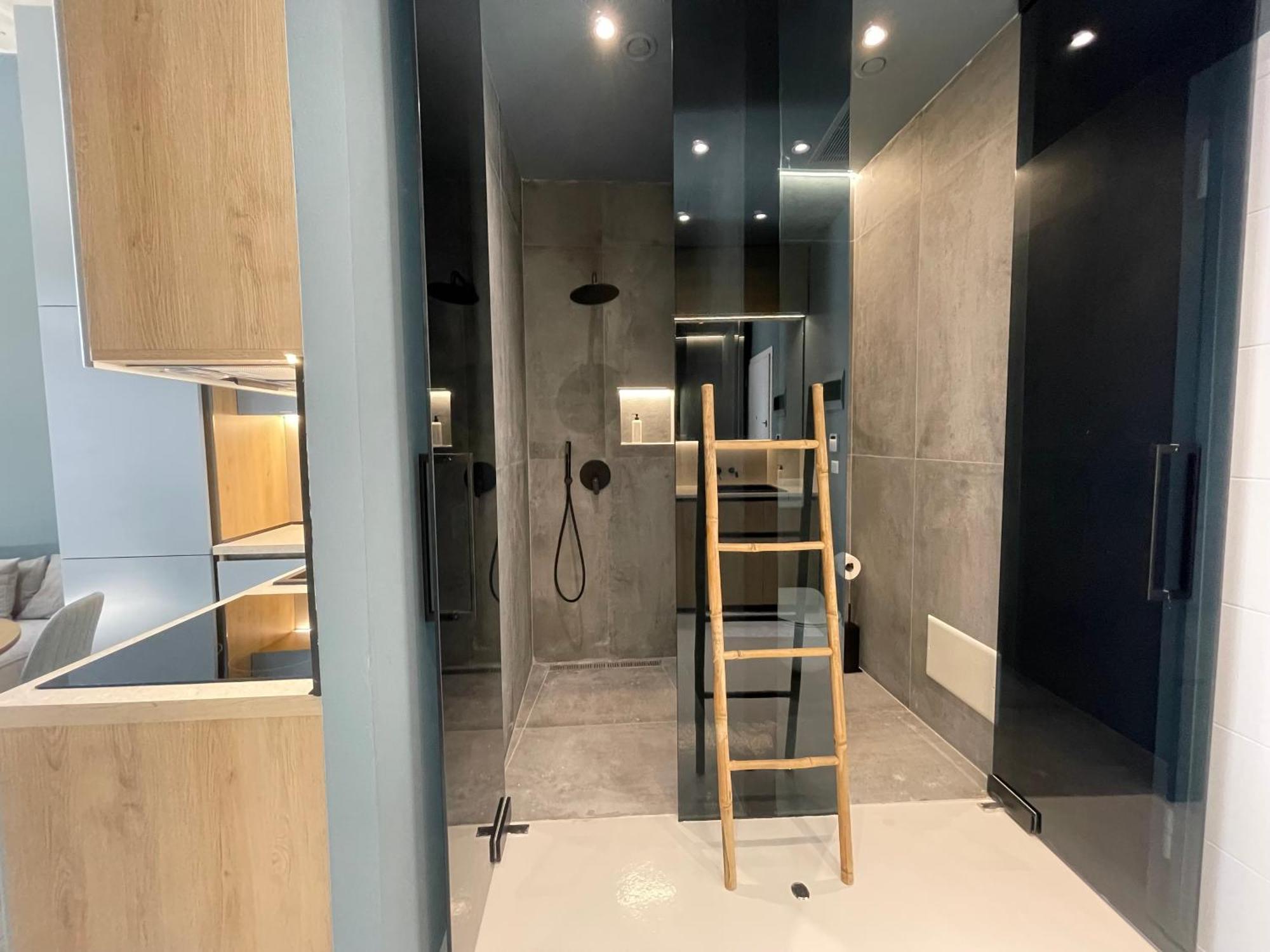 Ambassador Skyline Apartments 티라나 외부 사진