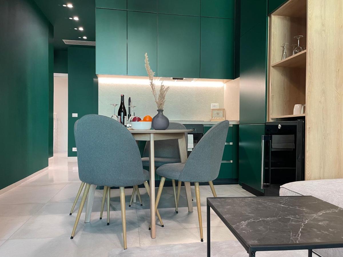 Ambassador Skyline Apartments 티라나 외부 사진