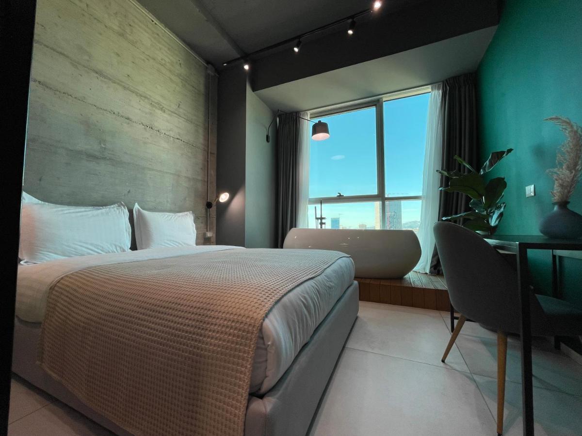 Ambassador Skyline Apartments 티라나 외부 사진