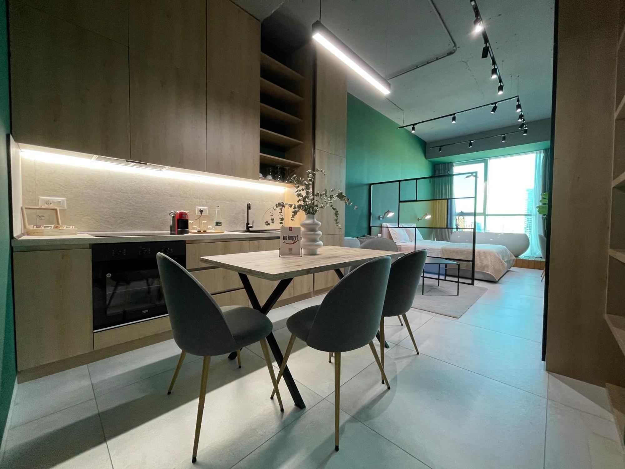 Ambassador Skyline Apartments 티라나 외부 사진