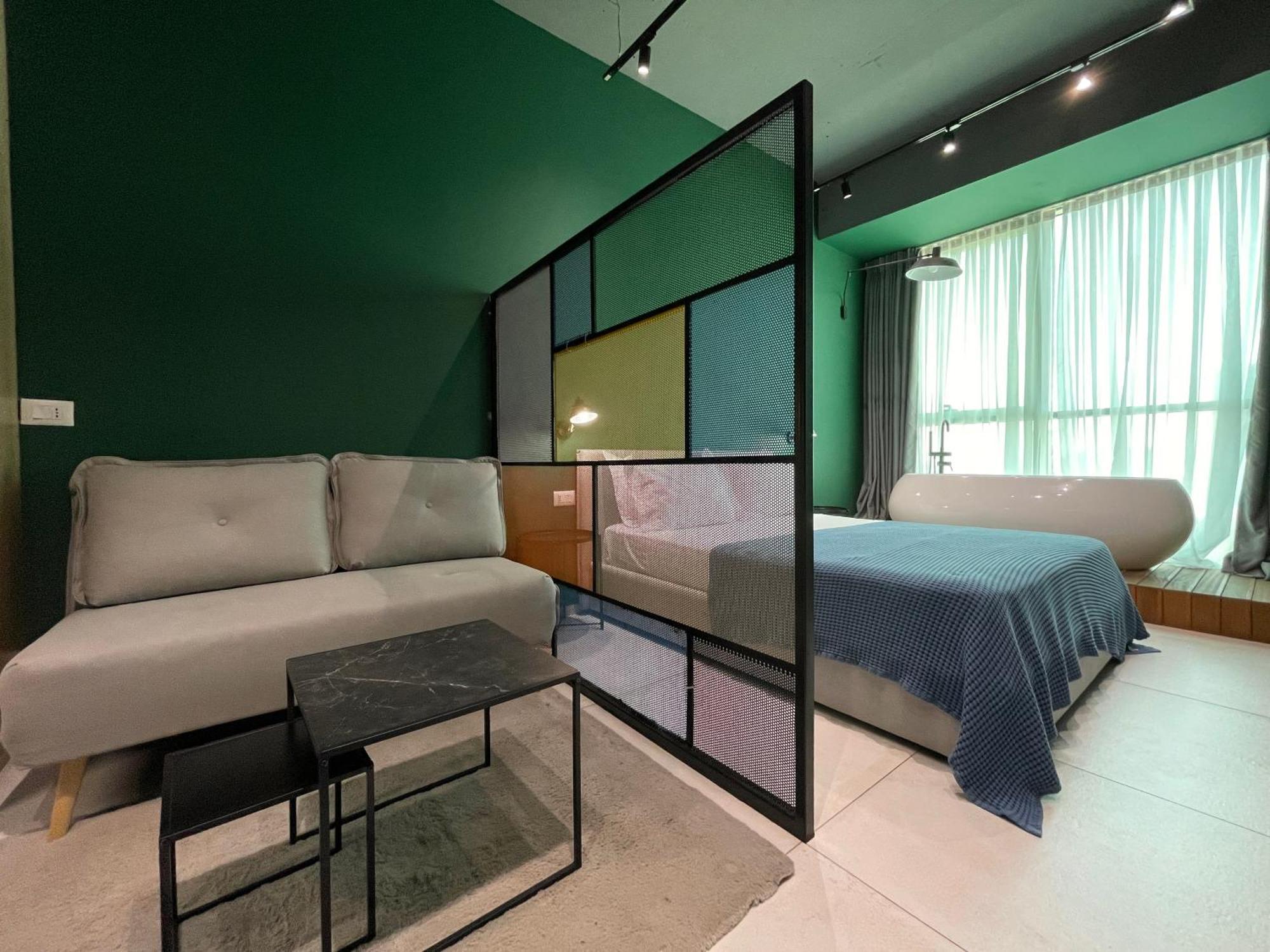 Ambassador Skyline Apartments 티라나 외부 사진
