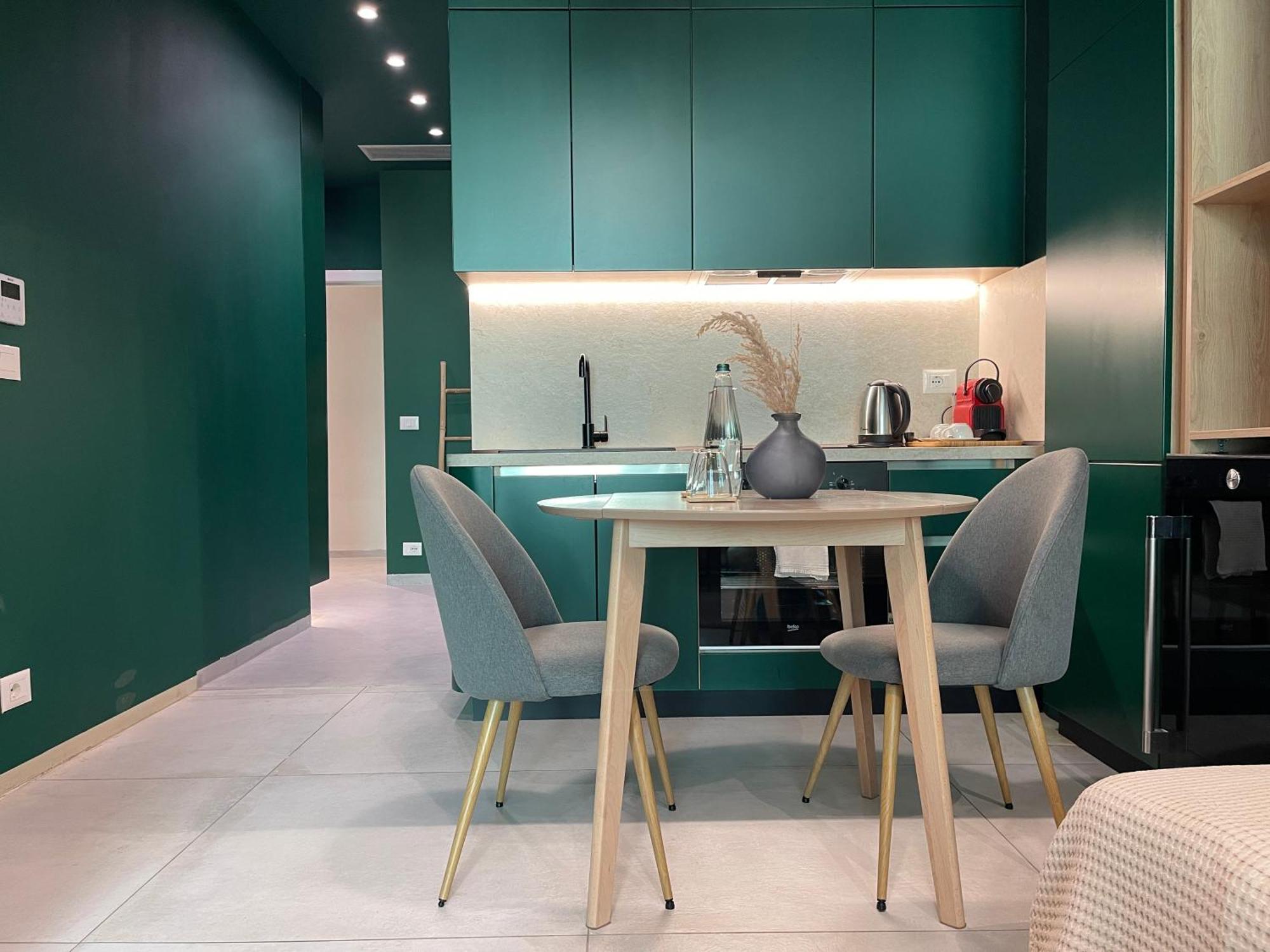 Ambassador Skyline Apartments 티라나 외부 사진