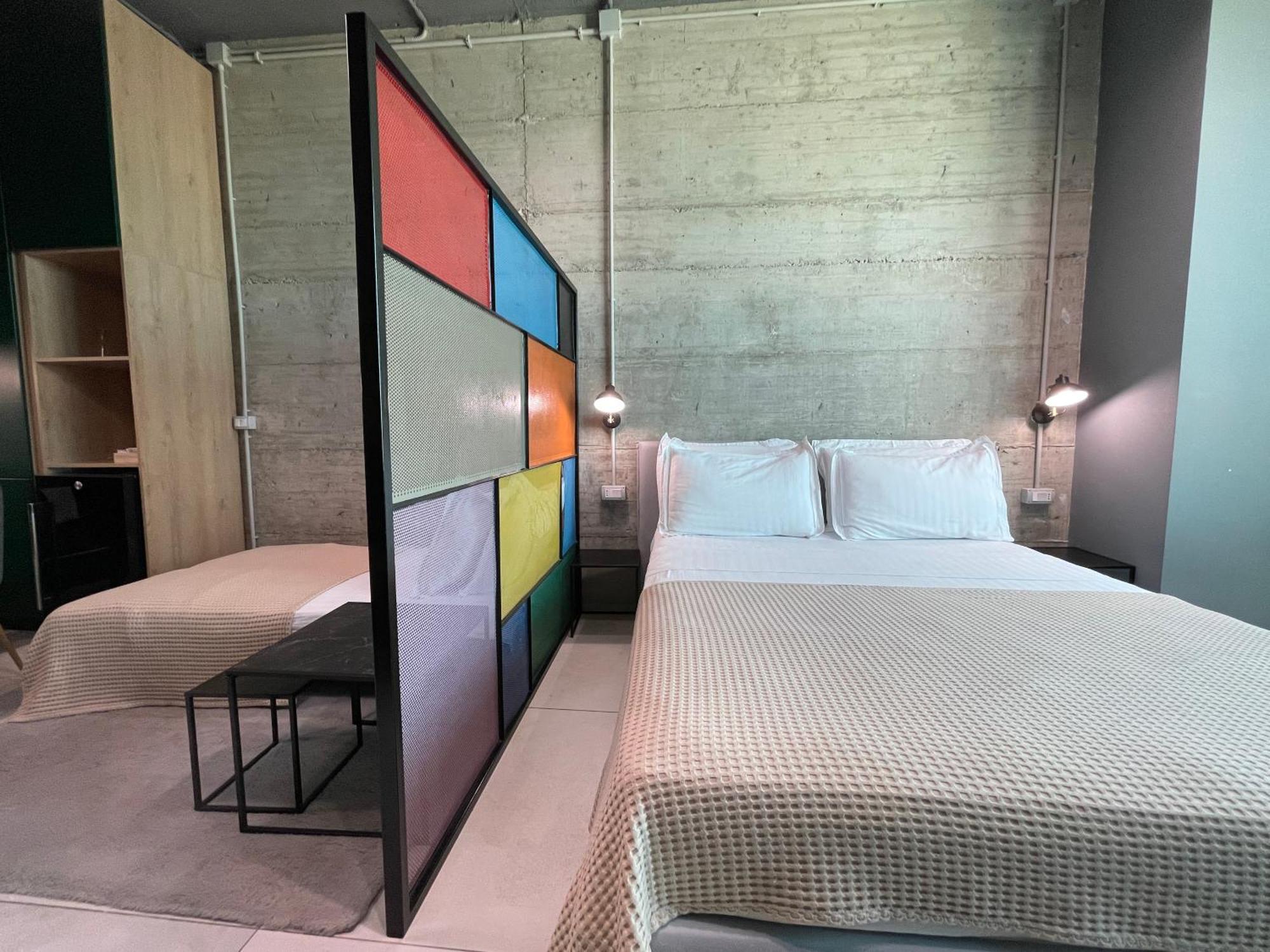 Ambassador Skyline Apartments 티라나 외부 사진